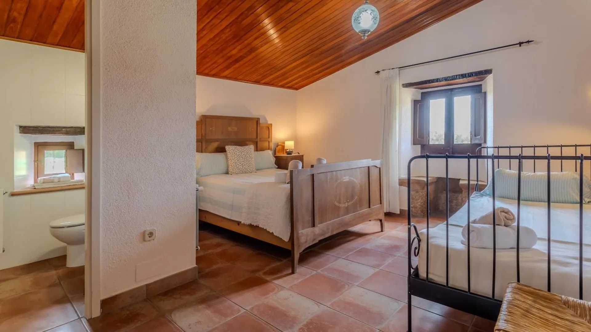 Villa La Pahissa De Can Abras Casa Rural Gerona